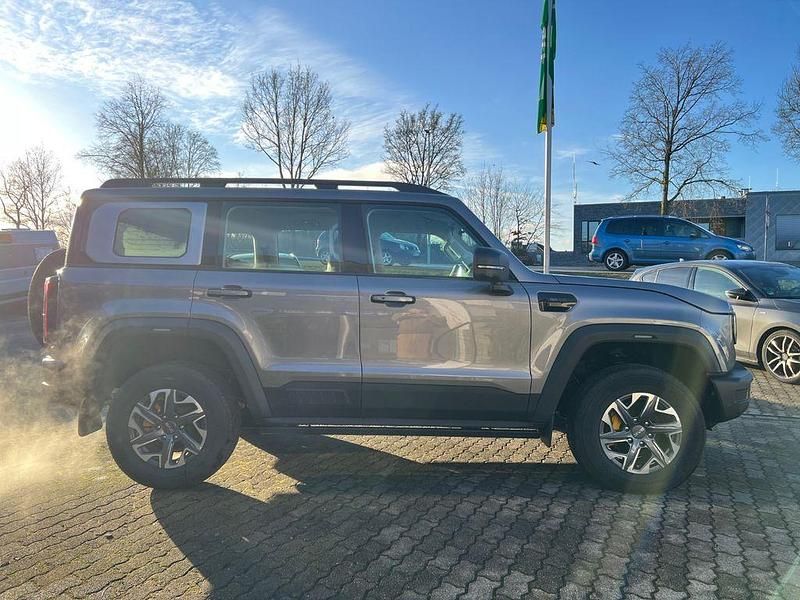 Nowe Baic BJ40 234 KM (172 kW) 2026 Szary SUV