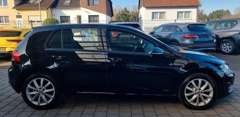 Gebraucht VW Golf VII 105 PS (77 kW) 2014 Schwarz Limousine