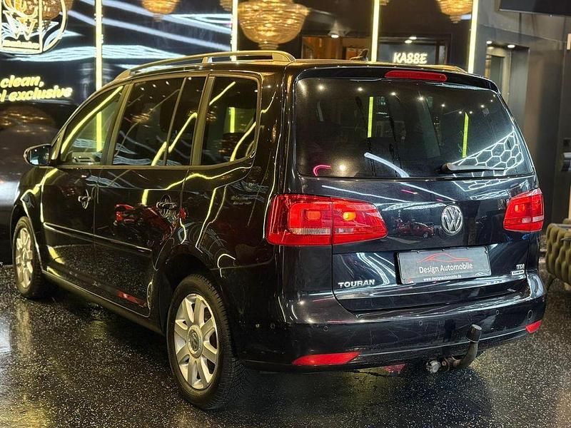 Gebraucht VW Touran Cup 105 PS (77 kW) 2015 Schwarz Van / Kleinbus