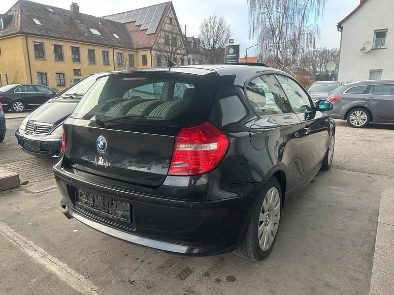Gebraucht BMW 120 170 PS (125 kW) 2008 Schwarz Kleinwagen