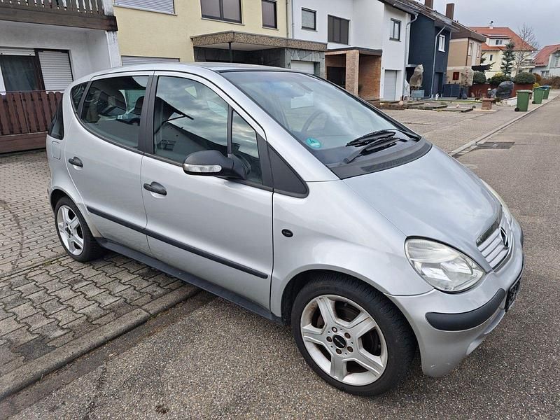 Silber Gebraucht 2004 Mercedes A160 Kleinwagen | 900 € (Fairer Preis) - Bild 1/4