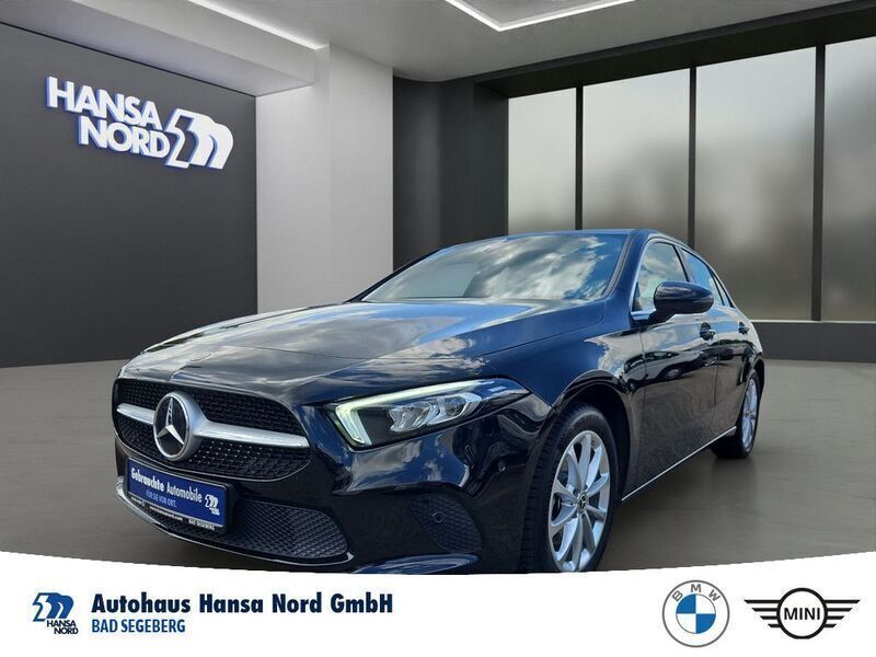 Schwarz Gebraucht 2022 Mercedes A220 Style Limousine | 22.950 € - Bild 1/4