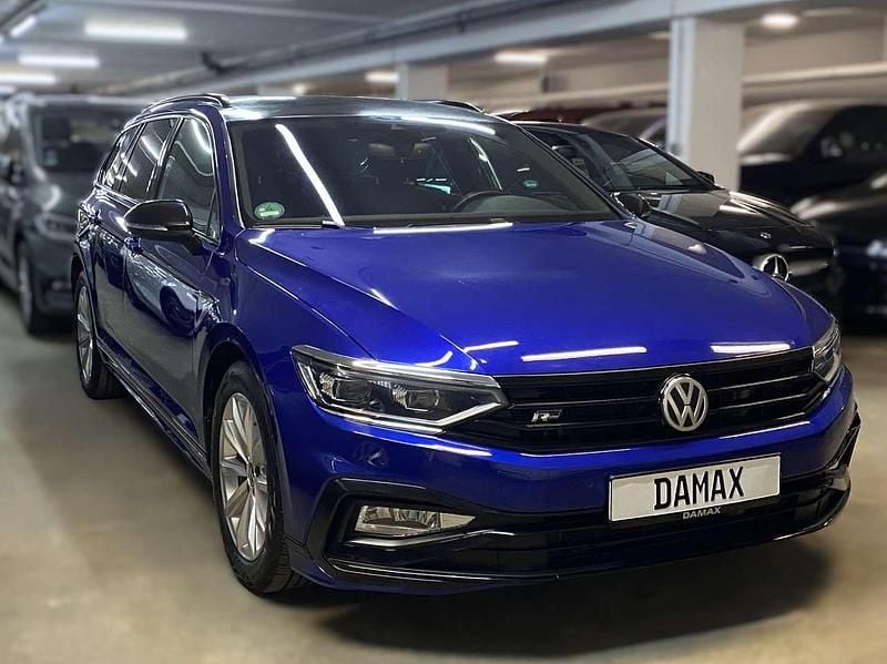 Gebraucht VW Passat R-line 239 PS (175 kW) 2020 Lapiz blue metallic Kombi