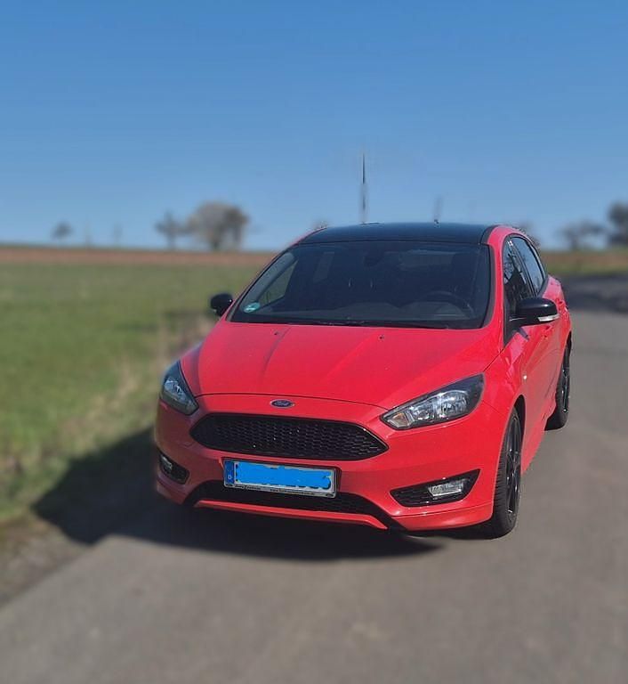 Gebraucht Ford Focus ST-Line 182 PS (133 kW) 2018 Rot Limousine
