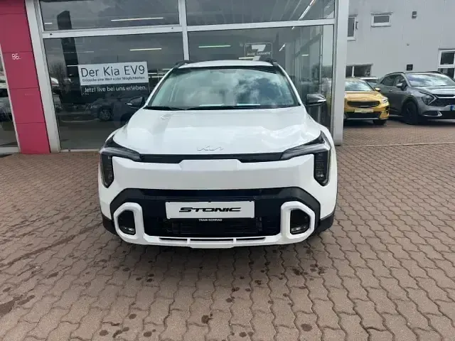 Neu Kia Stonic GT-Line 116 PS (85 kW) 2026 Weiss SUV