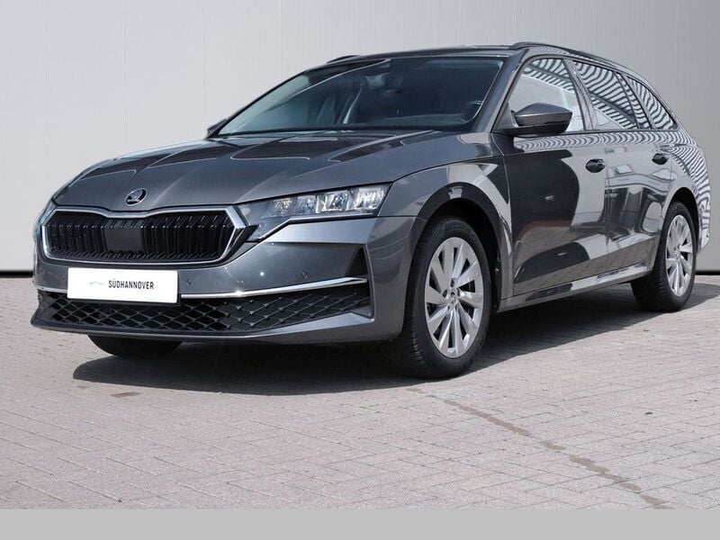 Graphitegrau metallic Gebraucht 2024 Skoda Octavia Selection Kombi | 24.870 € (Superpreis) - Bild 1/4