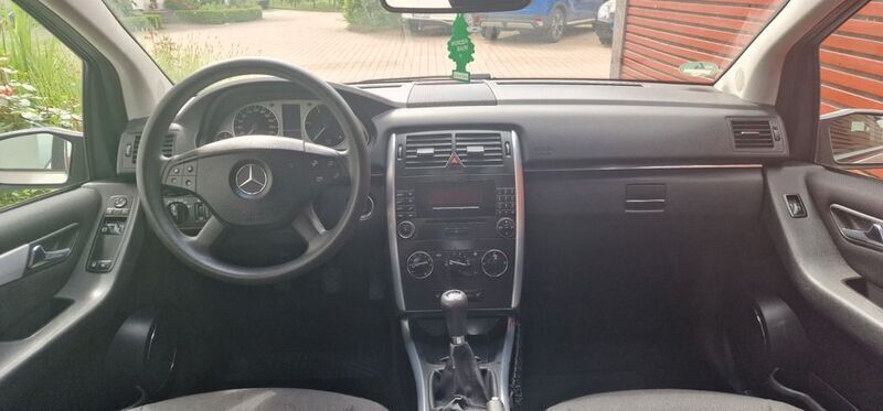 Gebraucht Mercedes B180 109 PS (80 kW) 2008 Silber Van / Kleinbus