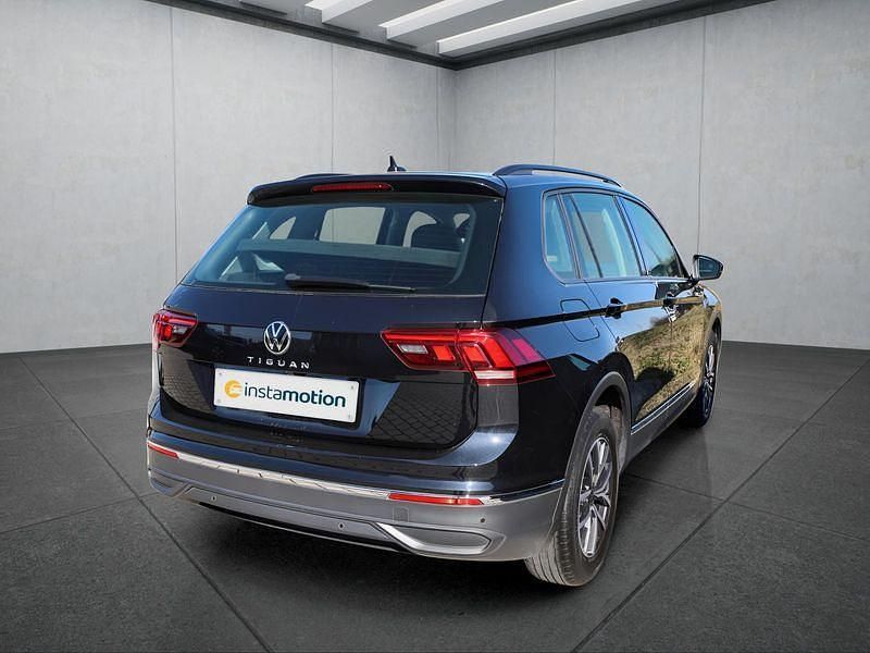 Gebraucht VW Tiguan 150 PS (110 kW) 2022 Schwarz SUV