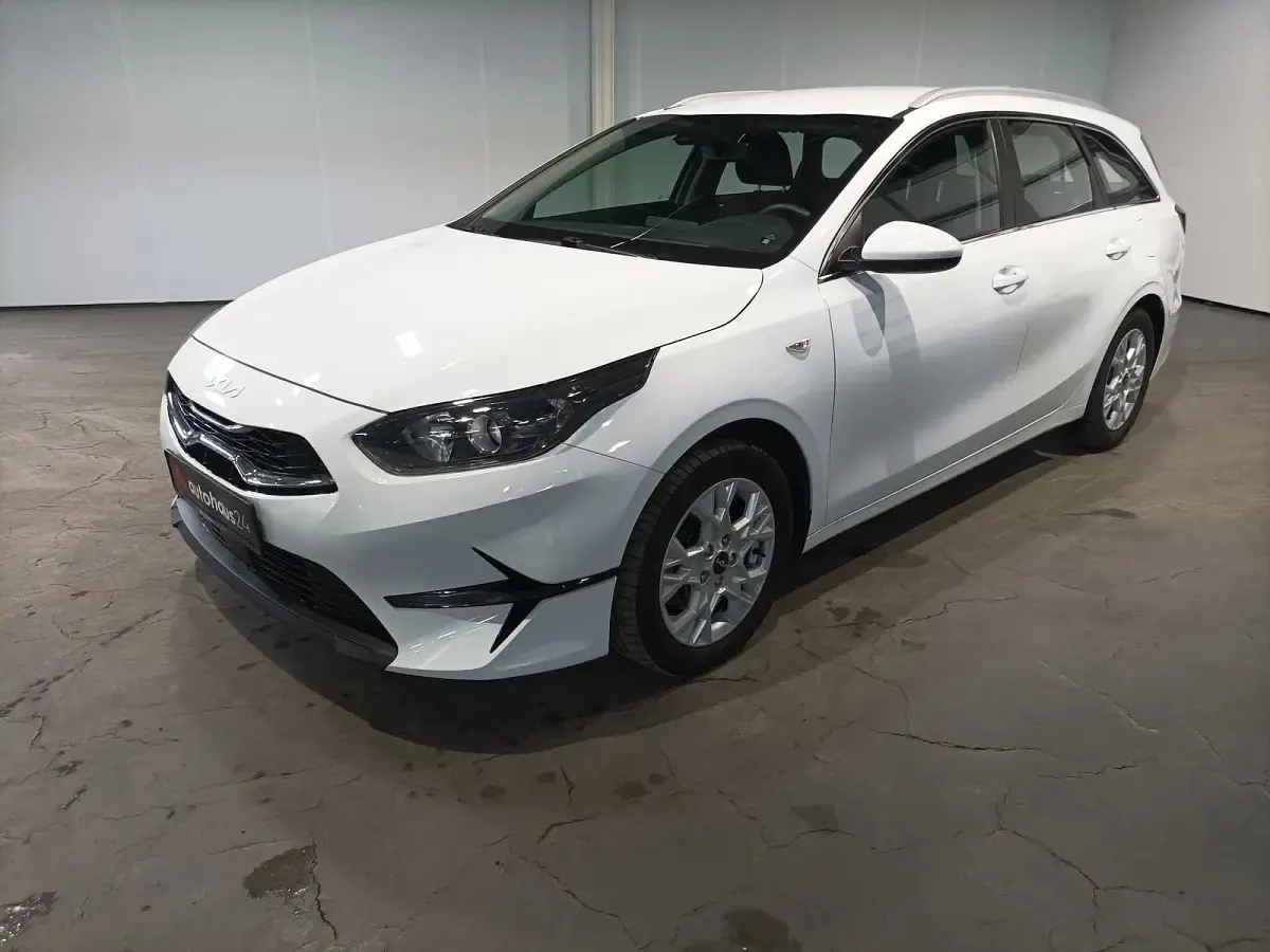 Gebraucht Kia Ceed Vision 136 PS (100 kW) 2024 Weiß Kleinwagen