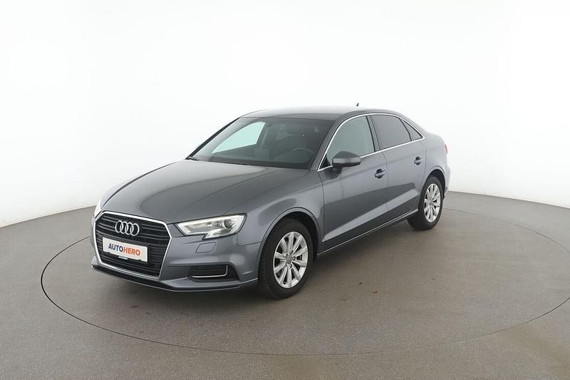 Grau Gebraucht 2019 Audi A3 Design Limousine | 21.180 € (Guter Preis) - Bild 1/3