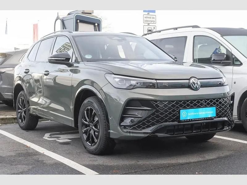 Gebraucht VW Tiguan Style 150 PS (110 kW) 2025 Grün SUV