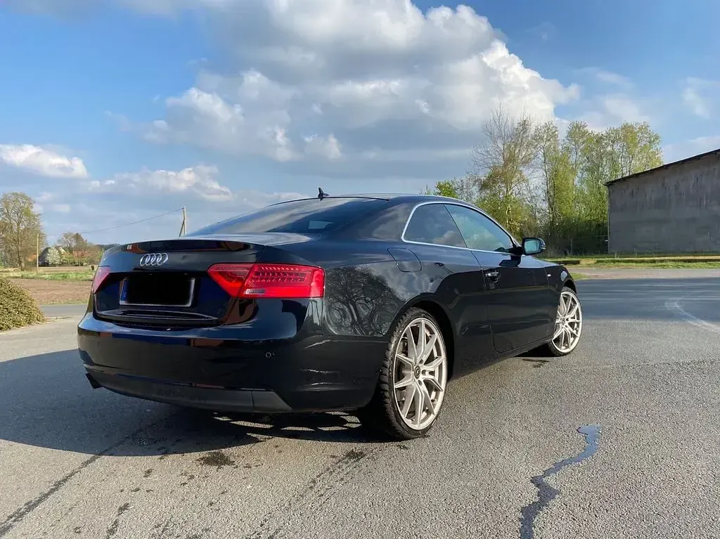 Second-hand Audi A5 Sport 211 CP (155 kW) 2011 Negru Coupe