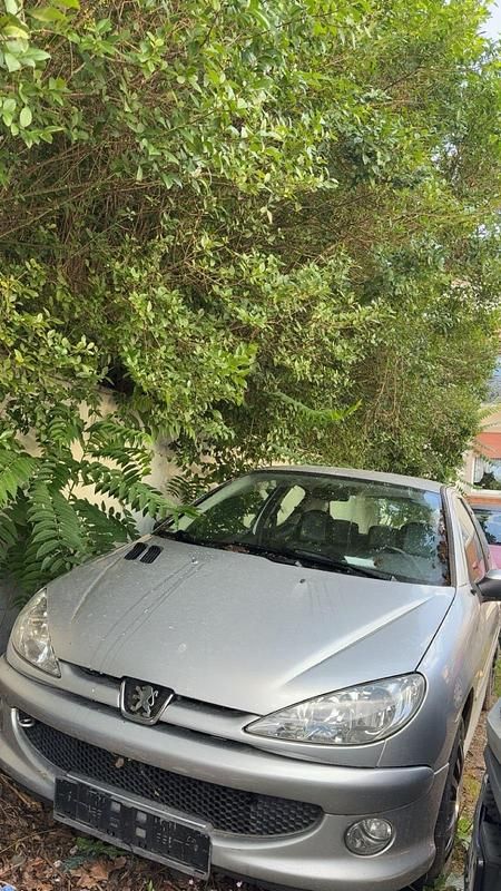 Silber Gebraucht 2003 Peugeot 206 Kleinwagen | 1.300 € - Bild 1/4