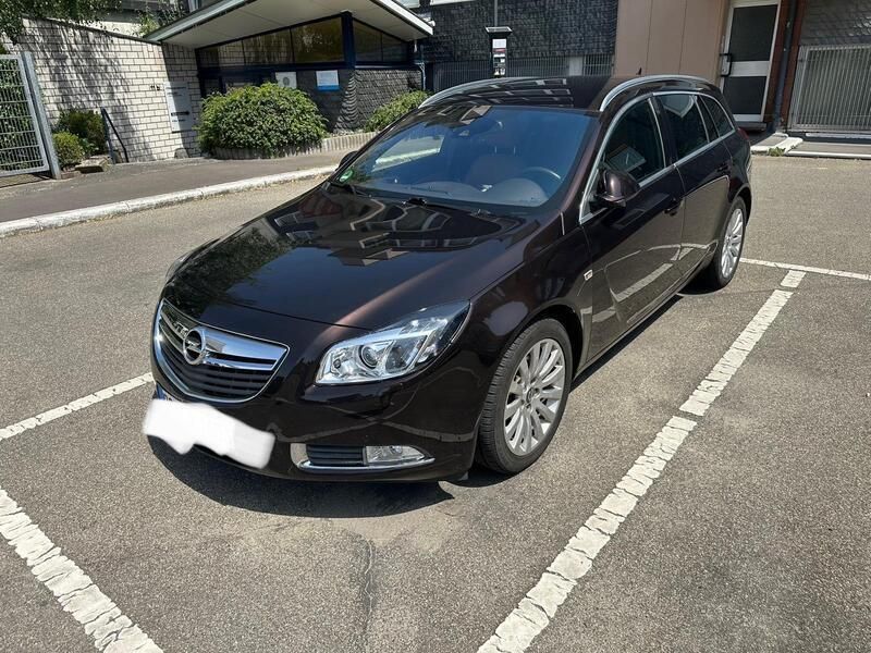 Braun Gebraucht 2012 Opel Insignia Kombi | 9.000 € (Teuer) - Bild 1/4