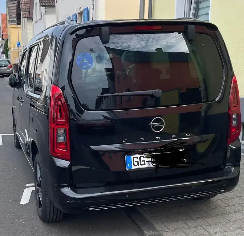 Gebraucht Opel Combo Life Ultimate 131 PS (96 kW) 2024 Schwarz Van / Kleinbus