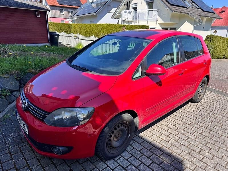 Używany VW Golf Plus Cross Team 105 KM (77 kW) 2010 Czerwony Minivan