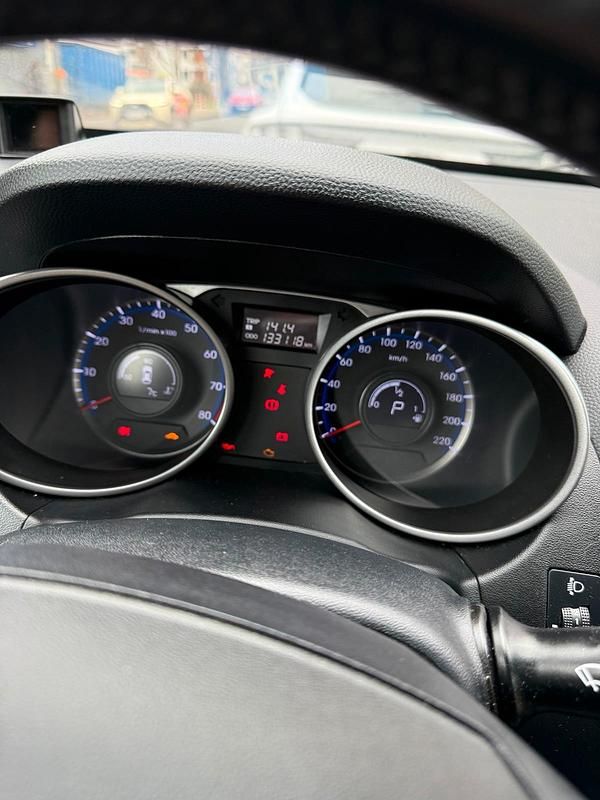 Gebraucht Hyundai Tucson 166 PS (122 kW) 2014 Silber SUV