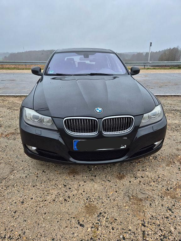 Gebraucht BMW 325 Exclusive 218 PS (160 kW) 2010 Schwarz Kombi