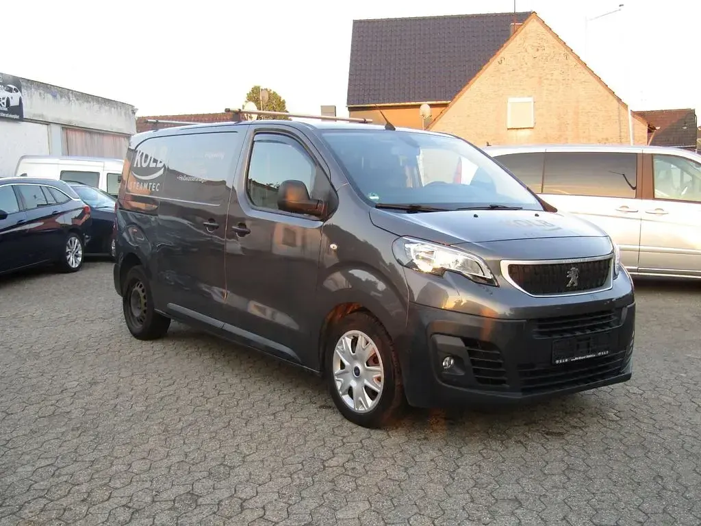 Gebraucht Peugeot Expert Premium 122 PS (89 kW) 2018 Grau Van