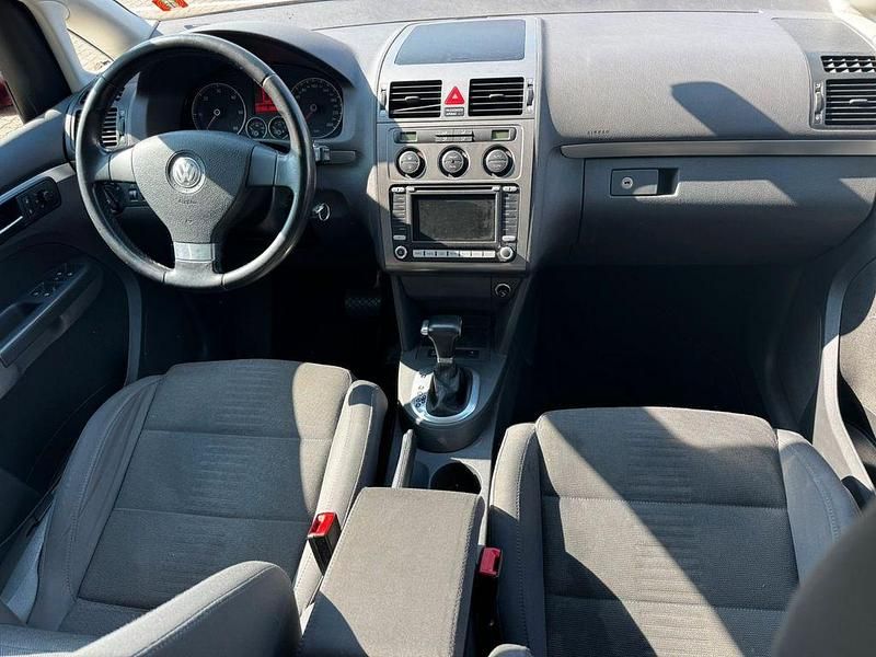 Gebraucht VW Touran 140 PS (102 kW) 2007 Rot Van / Kleinbus