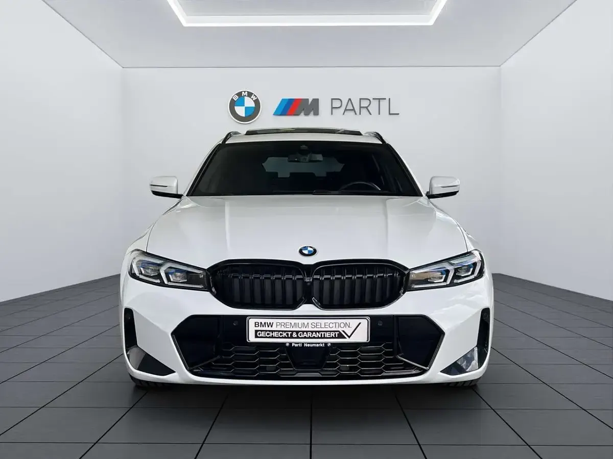 Gebraucht BMW 320 M Sport 184 PS (135 kW) 2025 Alpinweiß uni Kombi