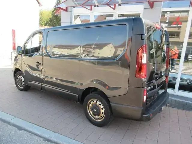 Gebraucht Opel Vivaro 125 PS (91 kW) 2018 Schwarz Van / Kleinbus