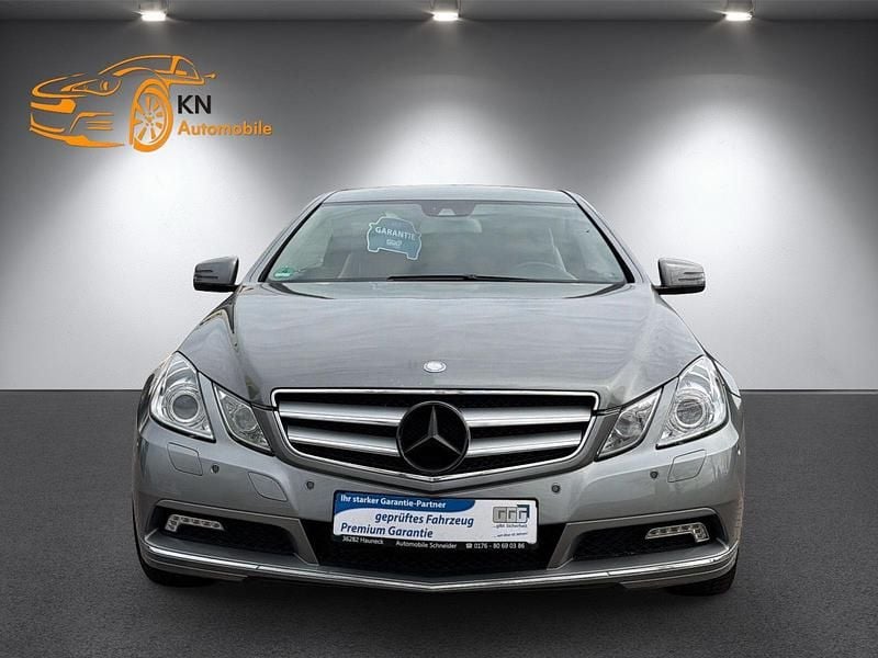 Usata Mercedes E200 184 CV (135 kW) 2010 Grigio Coupé