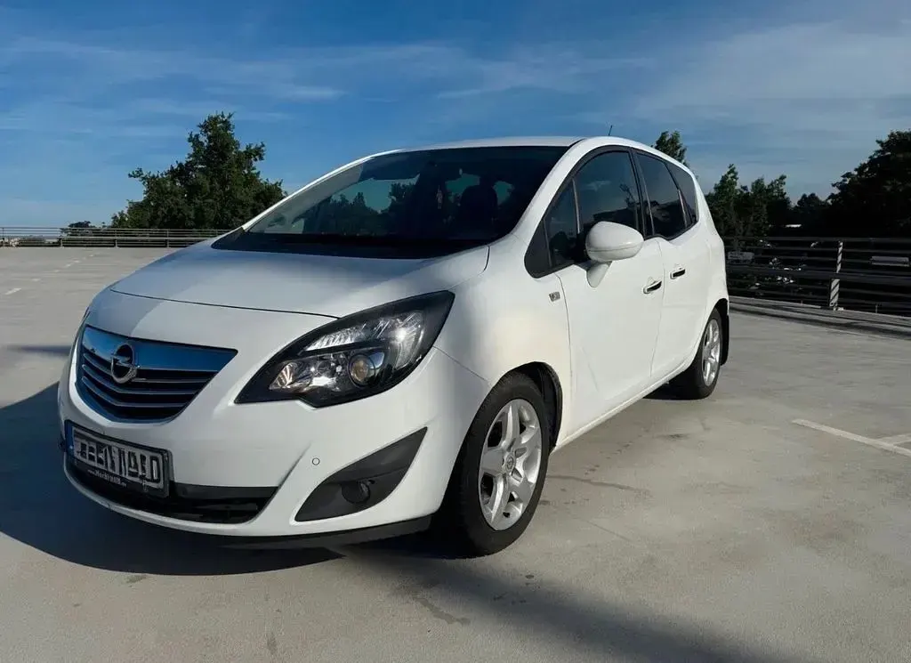 Gebraucht Opel Meriva Design Edition 101 PS (74 kW) 2010 Weiß Van / Kleinbus