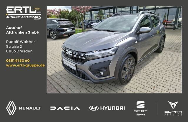 Andere farbe Gebraucht 2022 Dacia Sandero Expression Kleinwagen | 19.130 € (Etwas zu teuer) - Bild 1/2