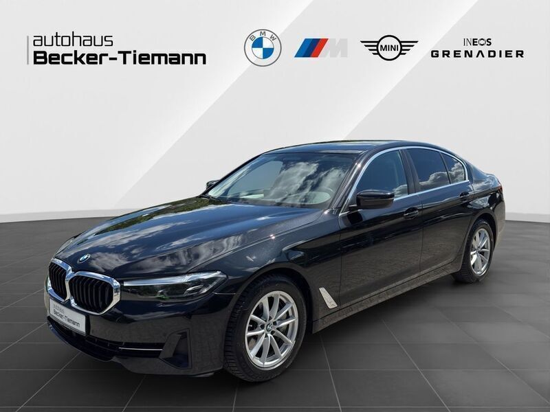 Saphirschwarz Gebraucht 2022 BMW 530 Sport Line Limousine | 39.810 € (Fairer Preis) - Bild 1/4