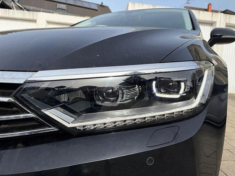 Gebraucht VW Passat Highline 150 PS (110 kW) 2015 Schwarz Kombi