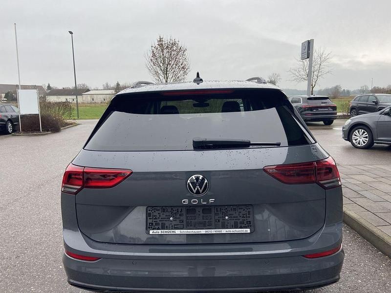 Gebraucht VW Golf VIII Life 150 PS (110 kW) 2022 Grau Kombi