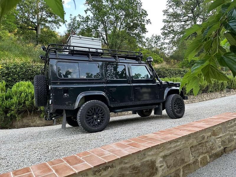 Gebraucht Land Rover Defender 122 PS (89 kW) 2015 Schwarz Kombi