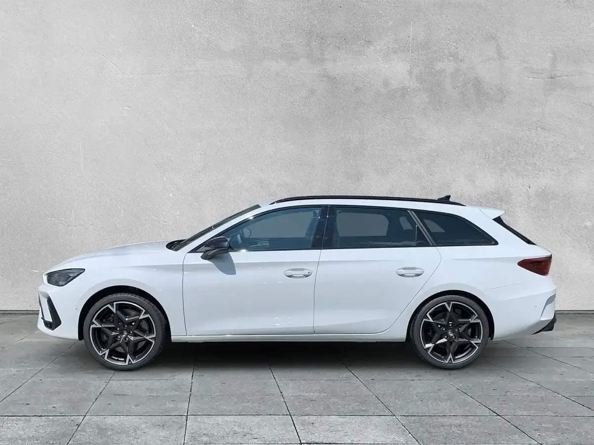 Neu Cupra Leon VZ 333 PS (244 kW) 2026 Glacial weiß metallic Limousine