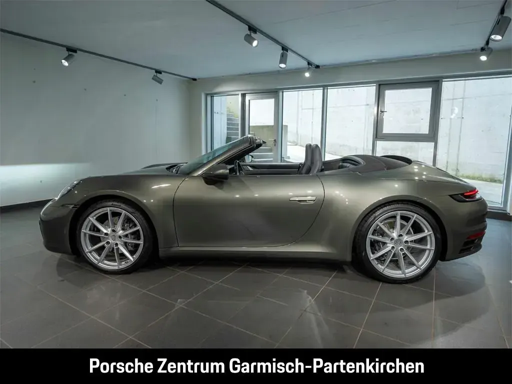 Gebraucht Porsche 911 Carrera Cabriolet 385 PS (283 kW) 2022 Aventuringruen Cabrio