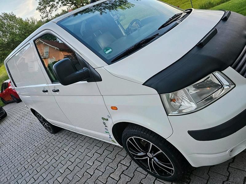 Weiß Gebraucht 2004 VW Transporter Van | 8.300 € - Bild 1/4