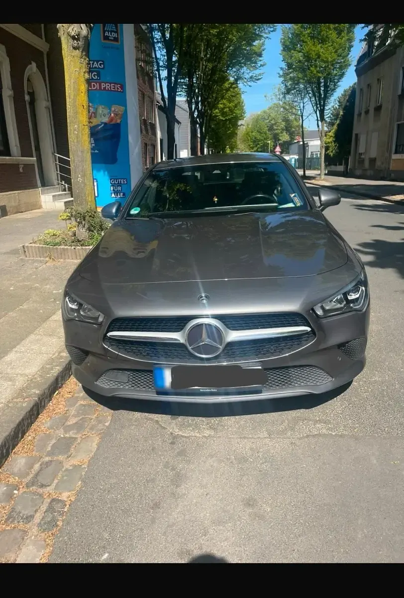Gebraucht Mercedes CLA180 136 PS (100 kW) 2019 Grau Coupé