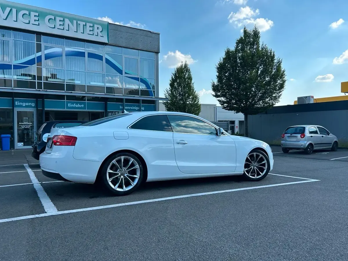 Gebraucht Audi A5 Design 170 PS (125 kW) 2012 Weiß Coupé