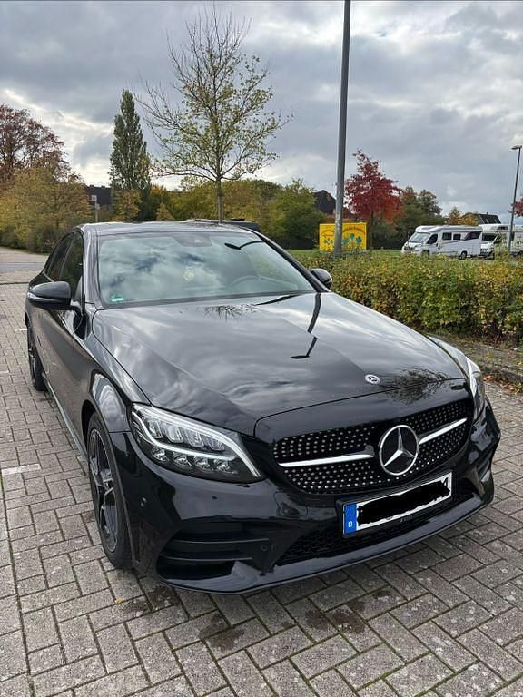 Schwarz Gebraucht 2019 Mercedes C220 Limousine | 30.500 € (Etwas zu teuer) - Bild 1/4