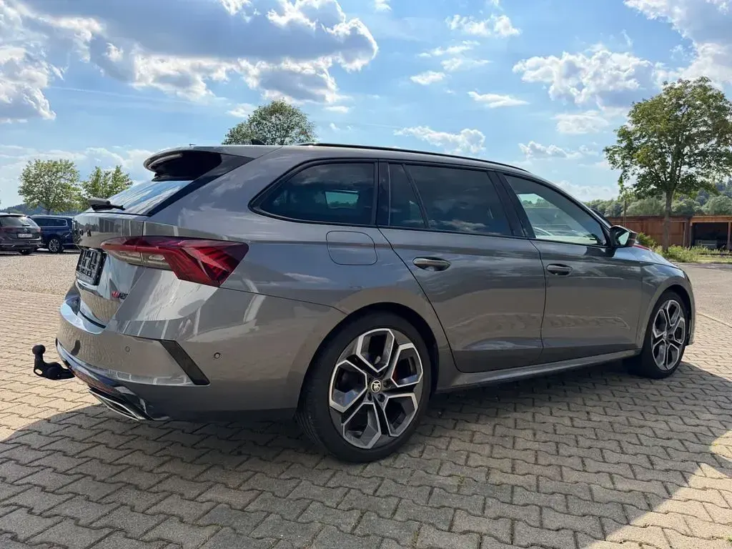 Gebraucht Skoda Octavia RS 200 PS (147 kW) 2023 Graphitegrau metallic Kombi