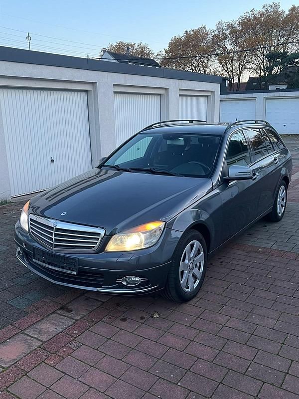 Grau Gebraucht 2010 Mercedes C220 Kombi | 2.800 € (Guter Preis) - Bild 1/4