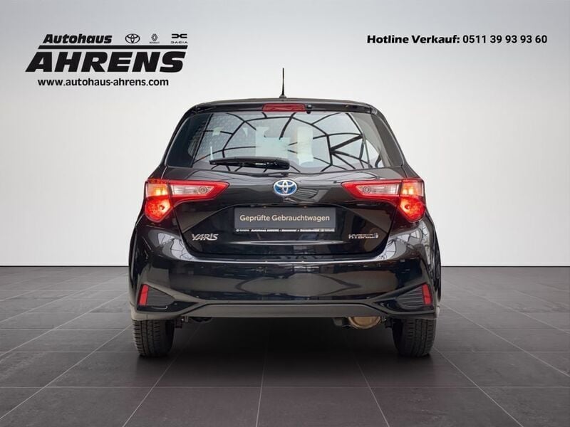 Gebraucht Toyota Yaris Hybrid Team 101 PS (74 kW) 2018 Mysticschwarz mica (metallic) Kleinwagen