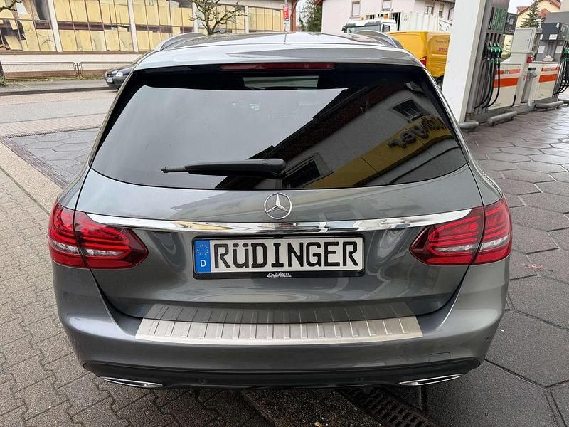 Gebraucht Mercedes C220 AMG 194 PS (142 kW) 2019 Grau Limousine