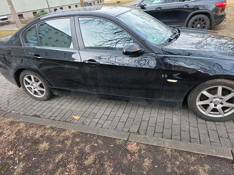 Gebraucht BMW 320 190 PS (139 kW) 2007 Schwarz Limousine
