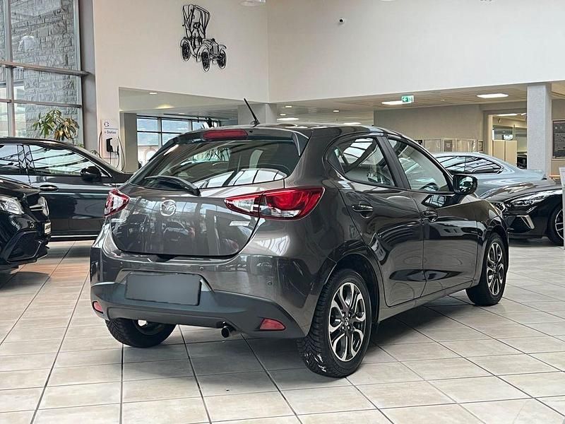 Gebraucht Mazda 2 Center-Line 75 PS (55 kW) 2015 Grau metallic
