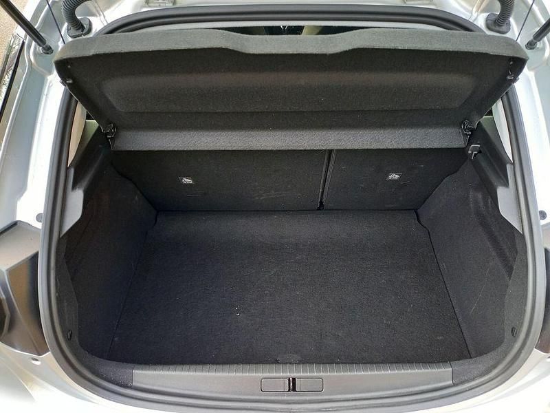 Gebraucht Opel Corsa 75 PS (55 kW) 2024 Silber Limousine