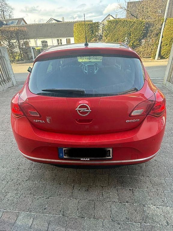 Gebraucht Opel Astra 116 PS (85 kW) 2014 Rot Limousine