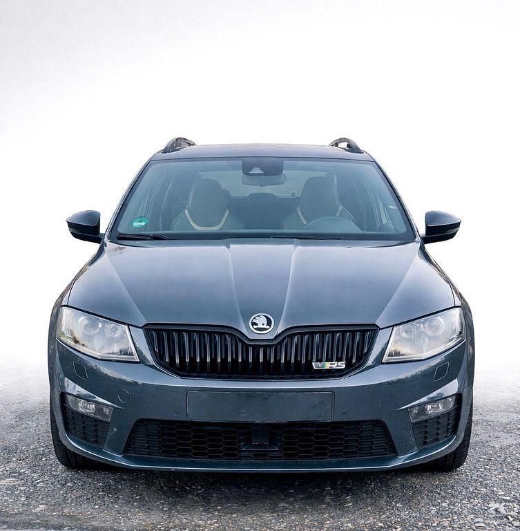 Gebraucht Skoda Octavia RS 184 PS (135 kW) 2014 Grau Kleinwagen