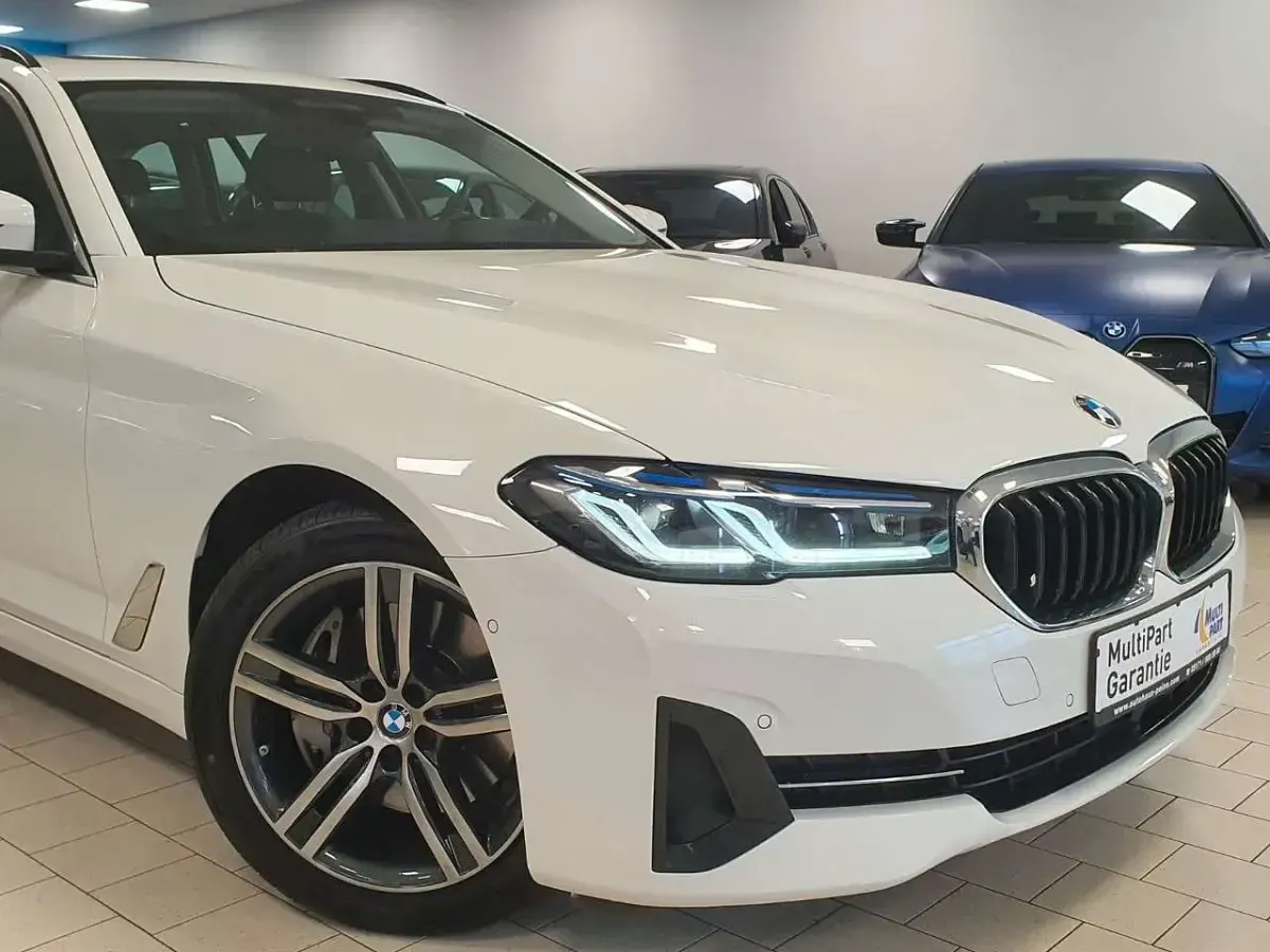 Gebraucht BMW 530 Performance 286 PS (210 kW) 2022 Weiß Limousine
