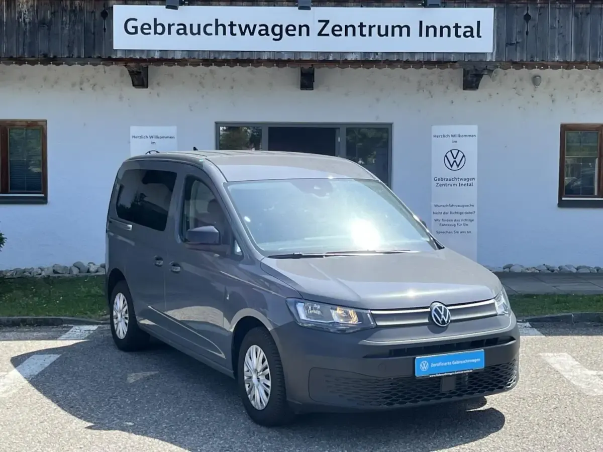 Gebraucht VW Caddy Basis 102 PS (75 kW) 2024 Pure grey (grau) Van / Kleinbus